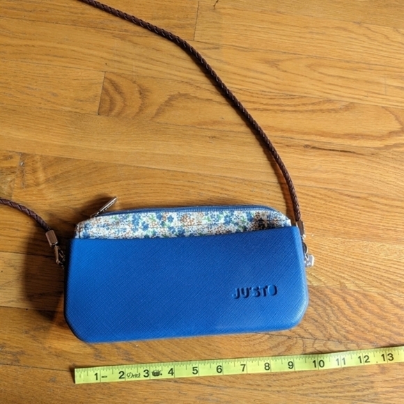 JU'STO Small Blue & Floral Crossbody Purse - Picture 9 of 11